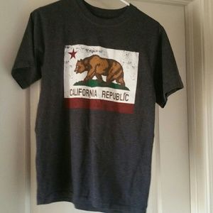California T-shirt medium