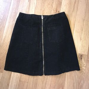 Brandy Melville Black Zip Up skirt (size small)
