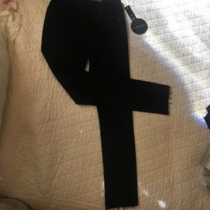 Super Soft Skinny Crop Jeans in Black