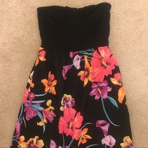 Roxy strapless floral dress 💕