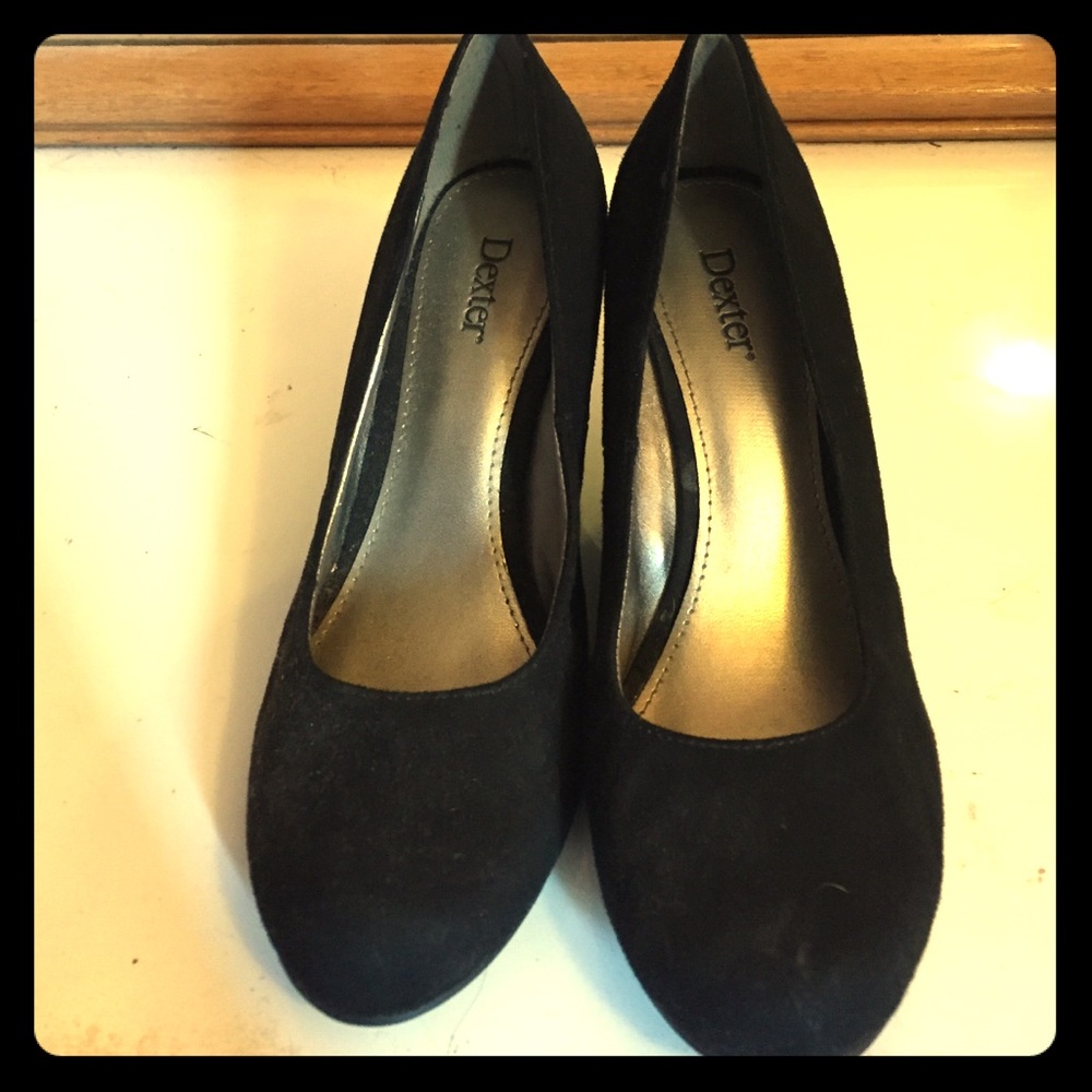 Black wedges