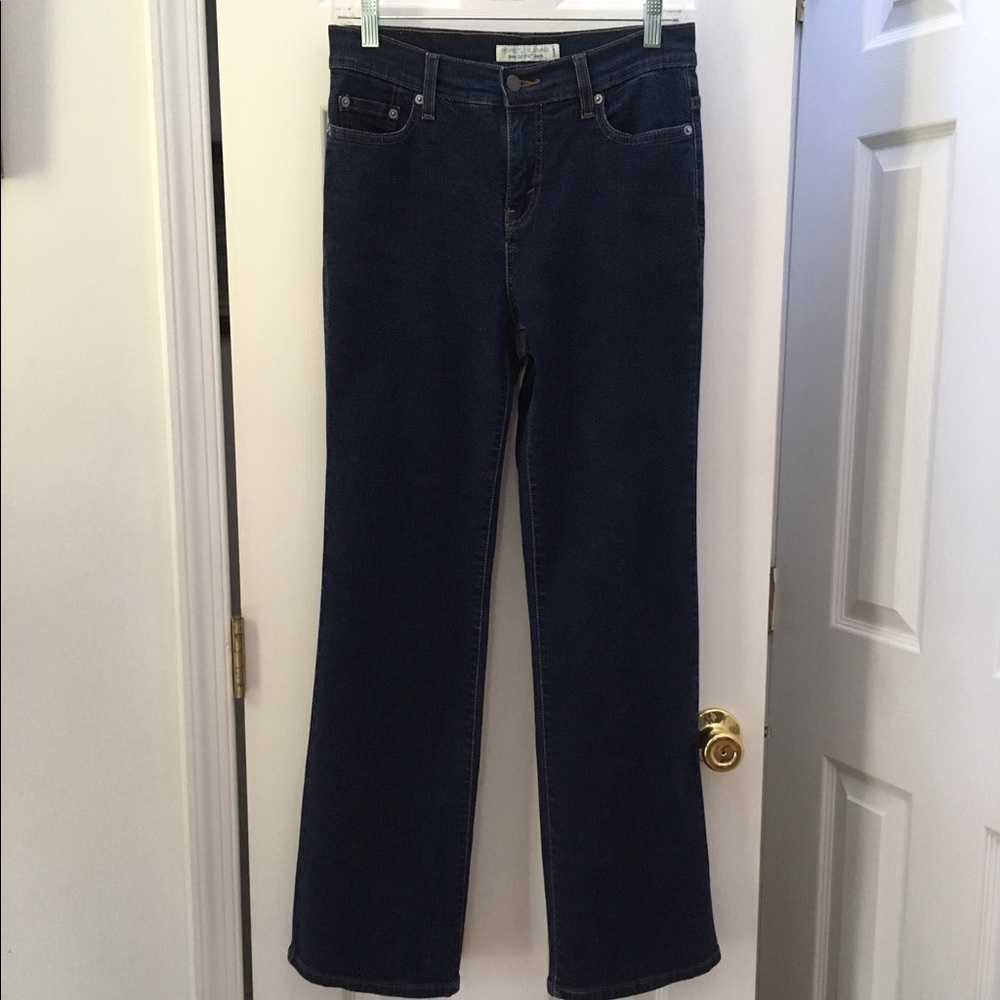 👖Levi's 512 Perfectly Slimming Boot Cut Jeans 👖
