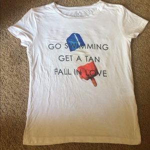 White shirt graphic detail