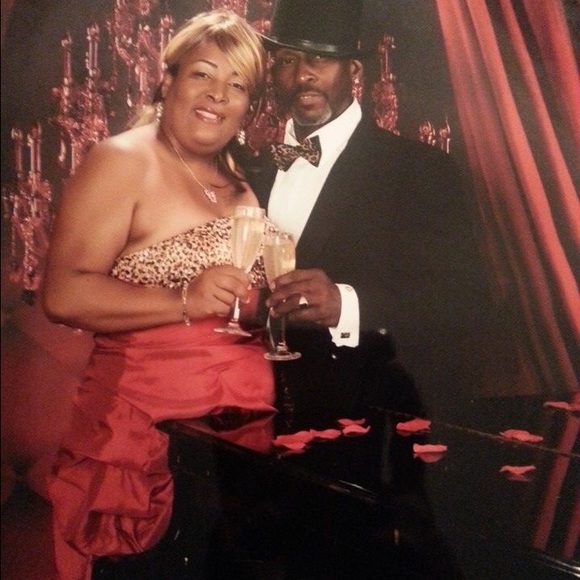 Dress - Picture 6 of 6