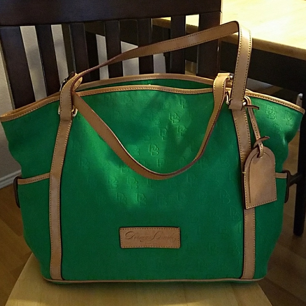 Classic Dooney & Bourke tote