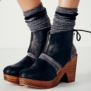 Free People Desert Gold Clogs size 38 (7.5/8)