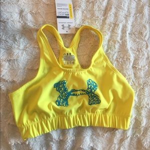Under Armour Sports Bra - size sm - NWT