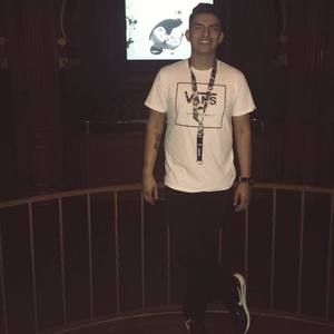 Meet your Posher, Aaron