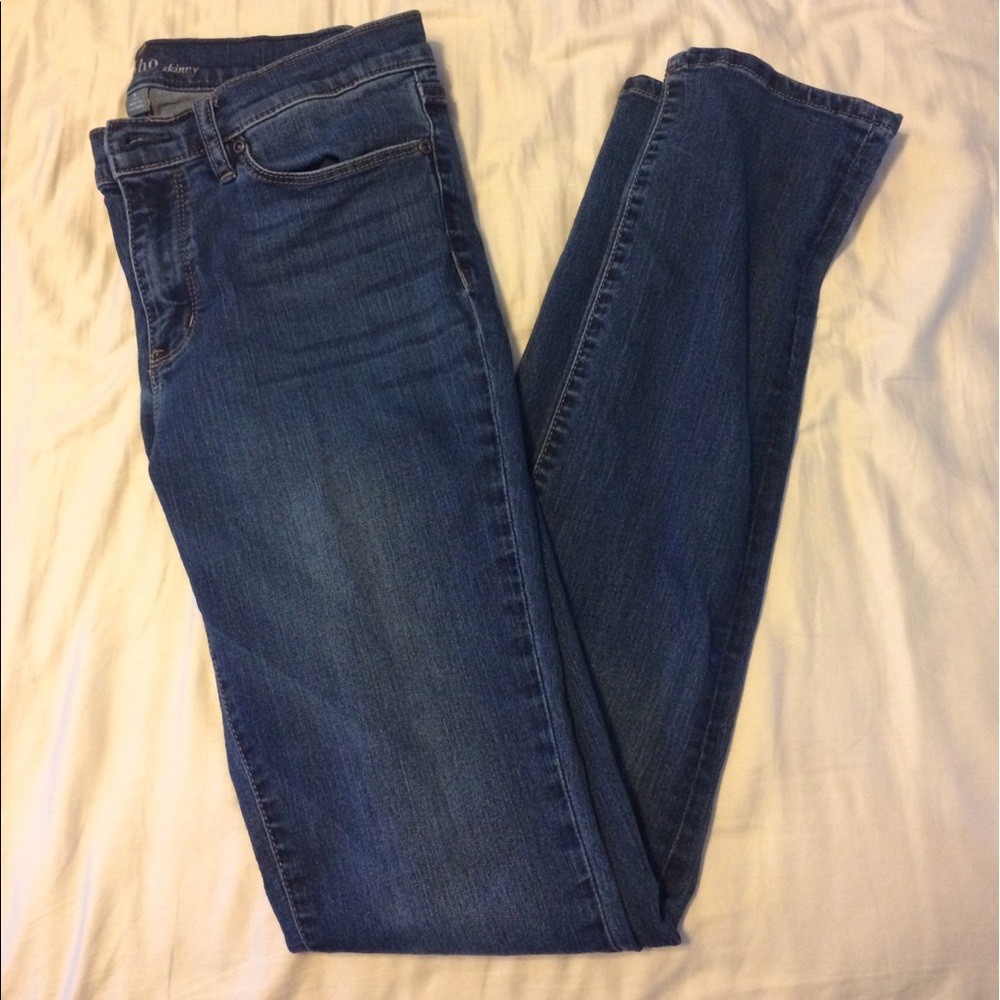 MEDIUM WASH SKINNY JEANS