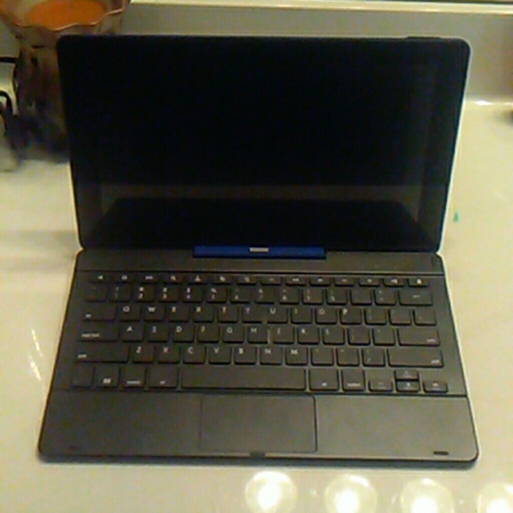 Labtop With keyboard - Picture 4 of 4