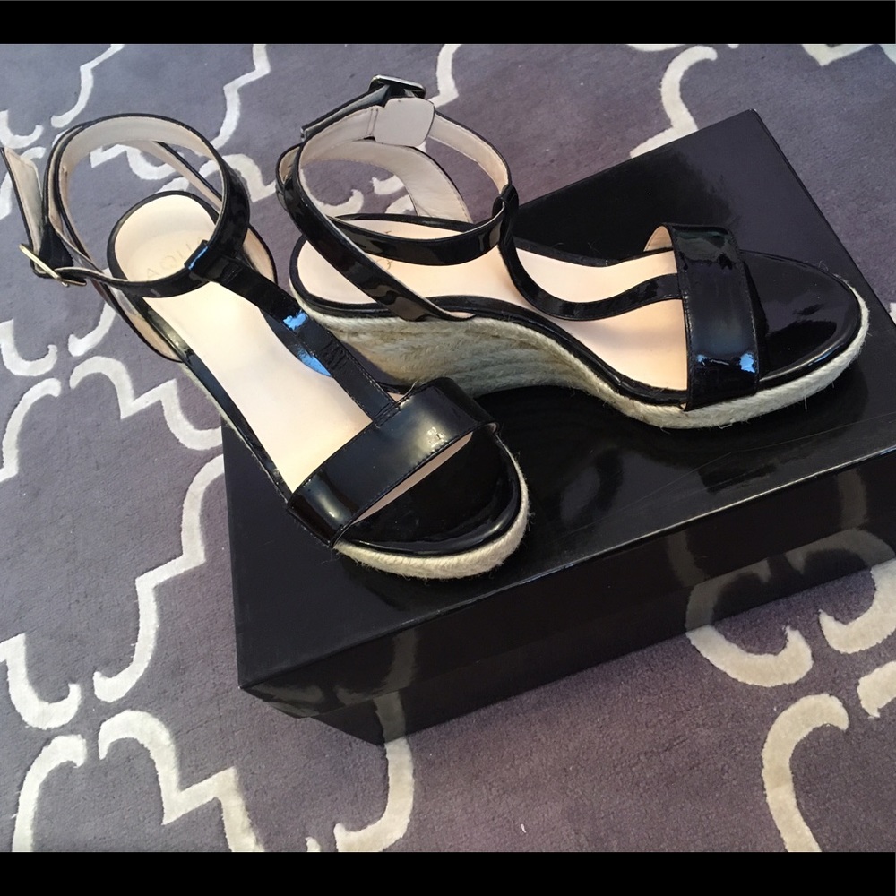 Aqua wedges