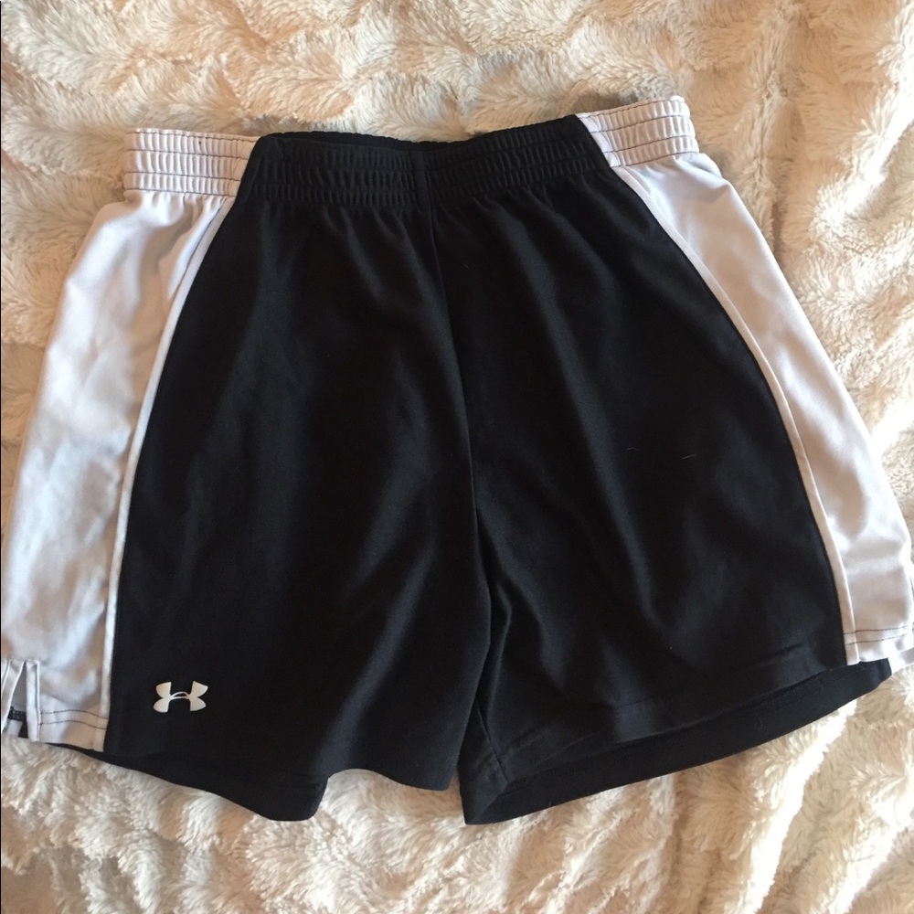 Women's Under Armour Black & White shorts - size m
