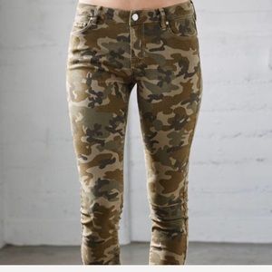 brand new kendall and kylie camo pants