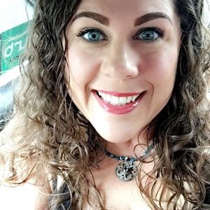 Meet your Posher, Jaclyn