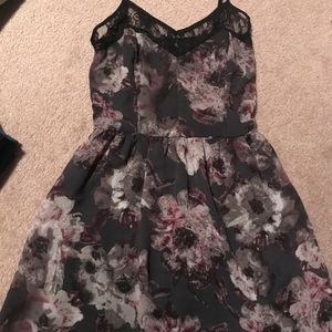 Gorgeous floral patterned dress. Size xs.