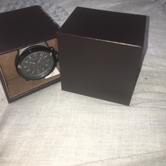 NWT men's Michael Kors Dylan silicon with box - Picture 4 of 4