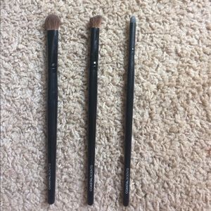 3 eyeshadow brushes