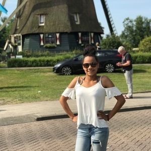 Meet your Posher, Olivia