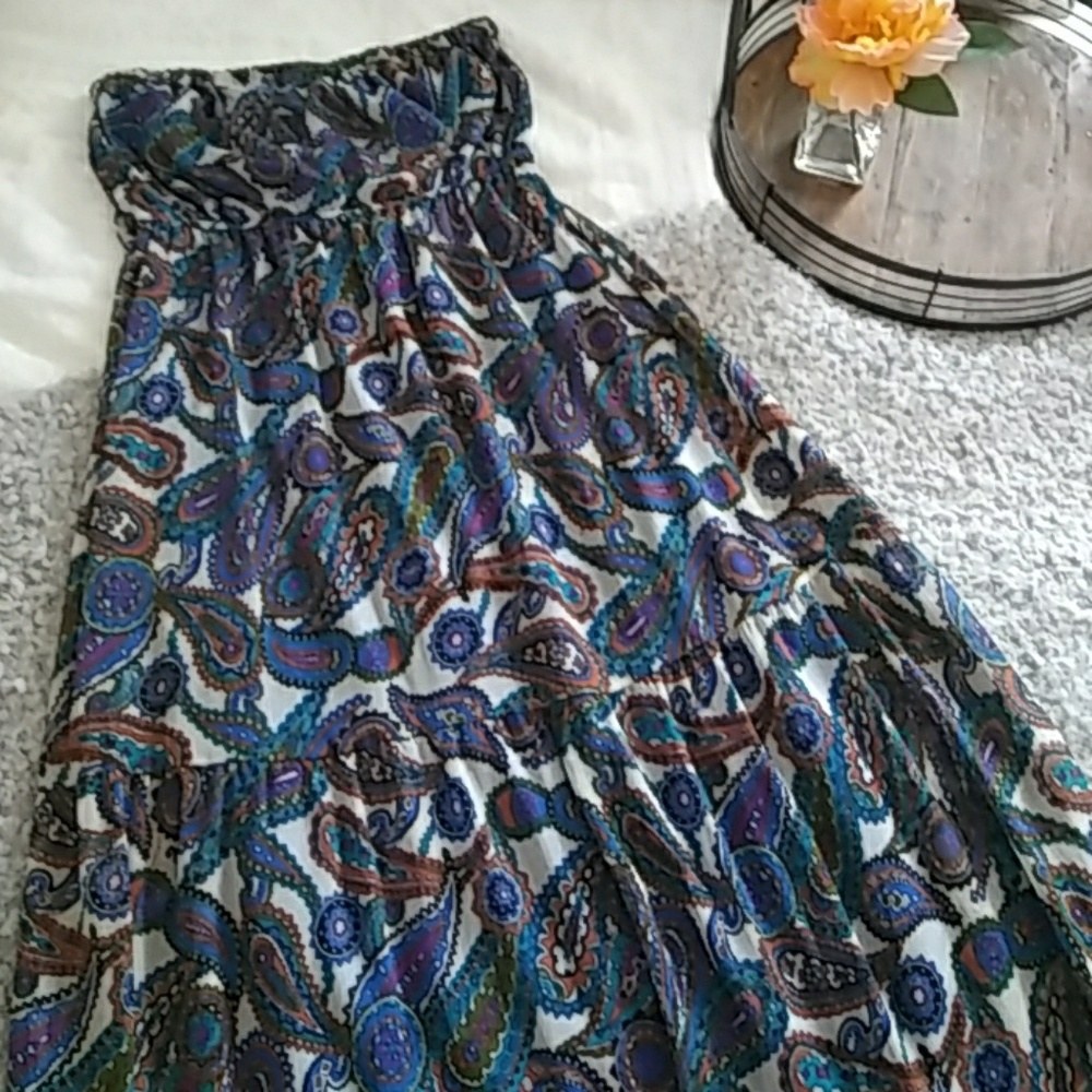 EUC - Paisley Maxi