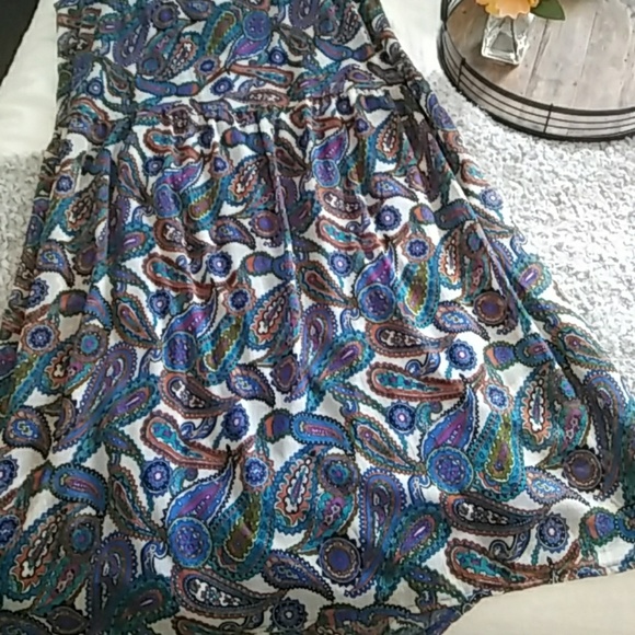 EUC - Paisley Maxi - Picture 4 of 4
