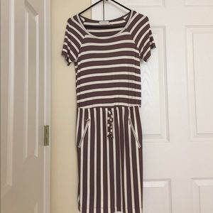 Calvin Klein light brown and white dress size 2