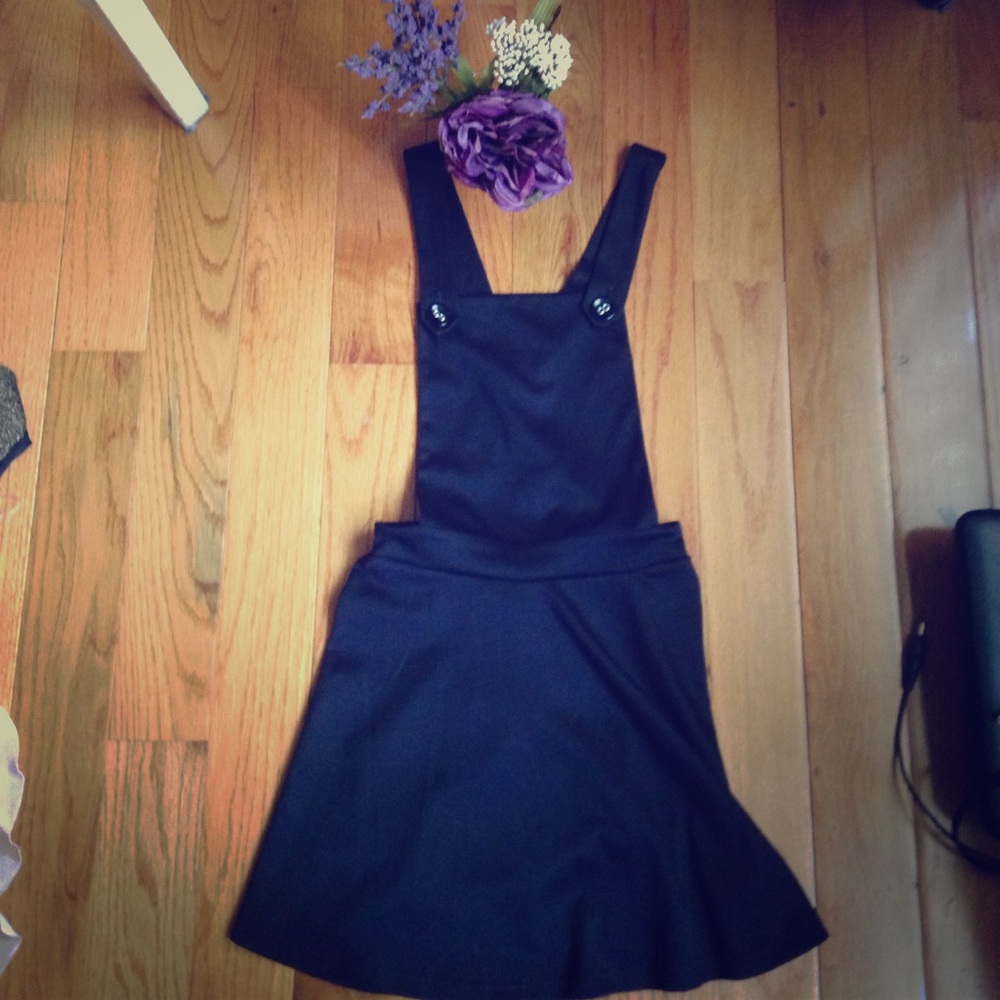 Black overall skirt