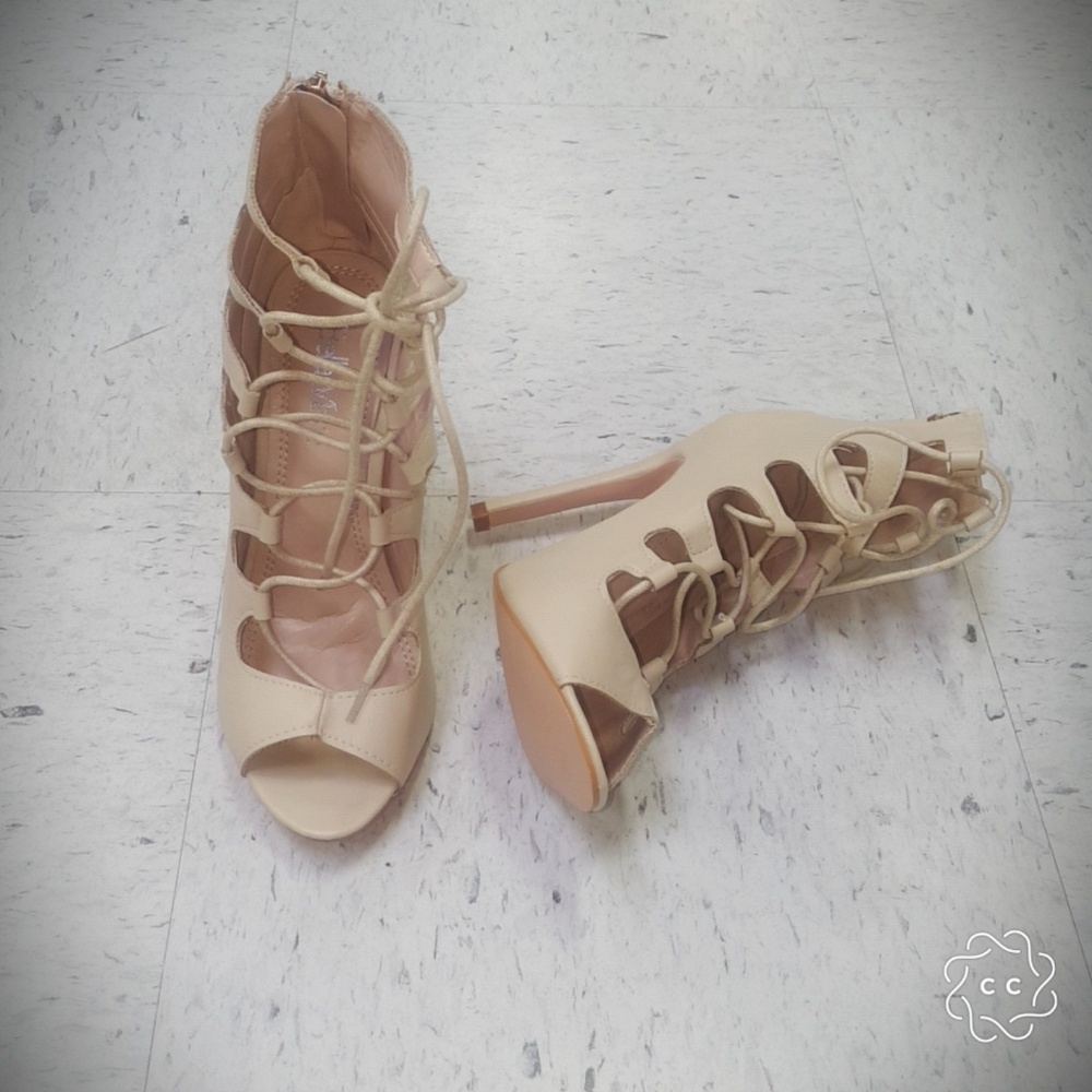 Strappy Lace up heels booties - Picture 2 of 3