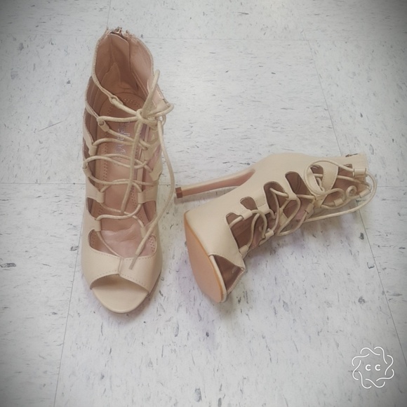 Strappy Lace up heels booties - Picture 2 of 3
