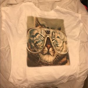 Cat t-shirt *NWOT*