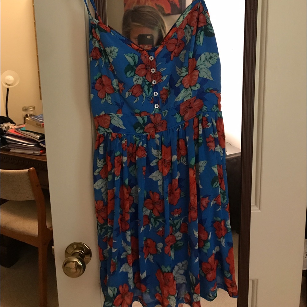 Vintage hollister dress size S. worn three times!