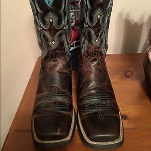 Ariat Boots women size 8.5B