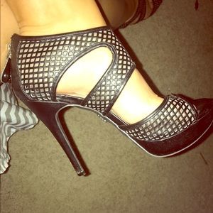 Simply Vera by Vera Wang heels