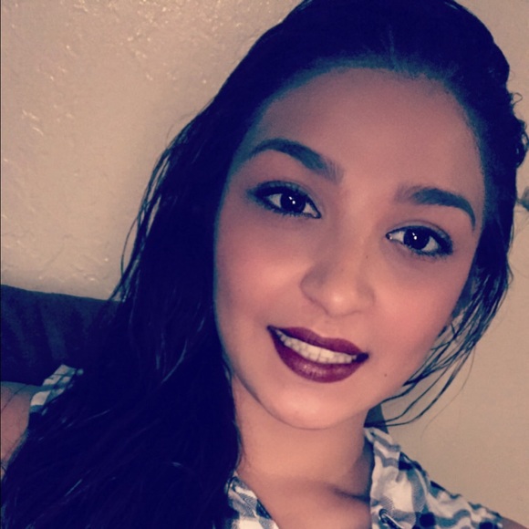 Meet your Posher, Aylin - Picture 1 of 1