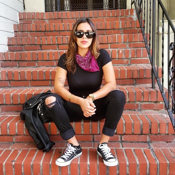 Meet Your Posher, Alyssa - Picture 2 of 3