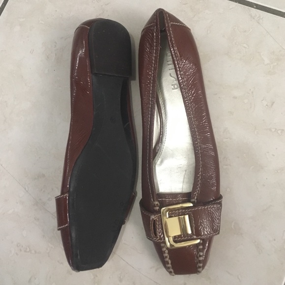 Shoes - Picture 2 of 2