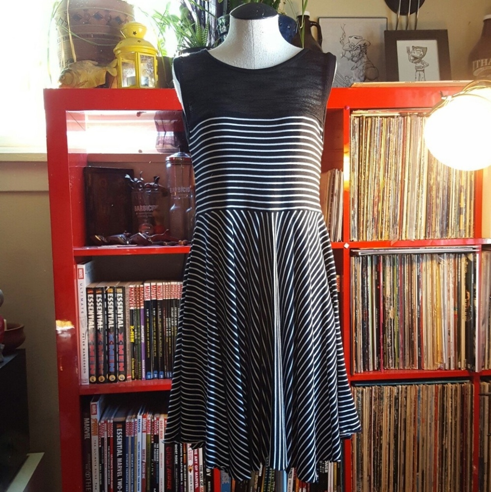 Striped bamboo Skater dreas