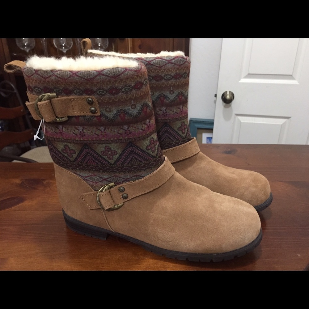 Bear paw boots bnwot
