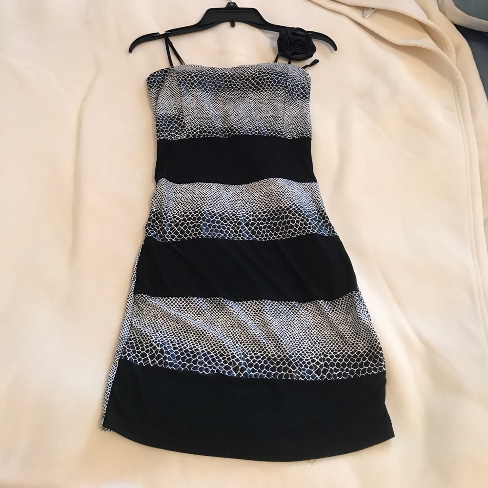 Black and white print dress