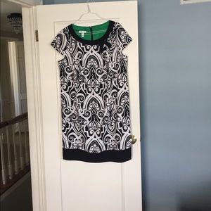 Black and white woman's size 20w dress