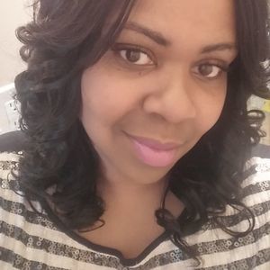 Meet your Posher, Denise