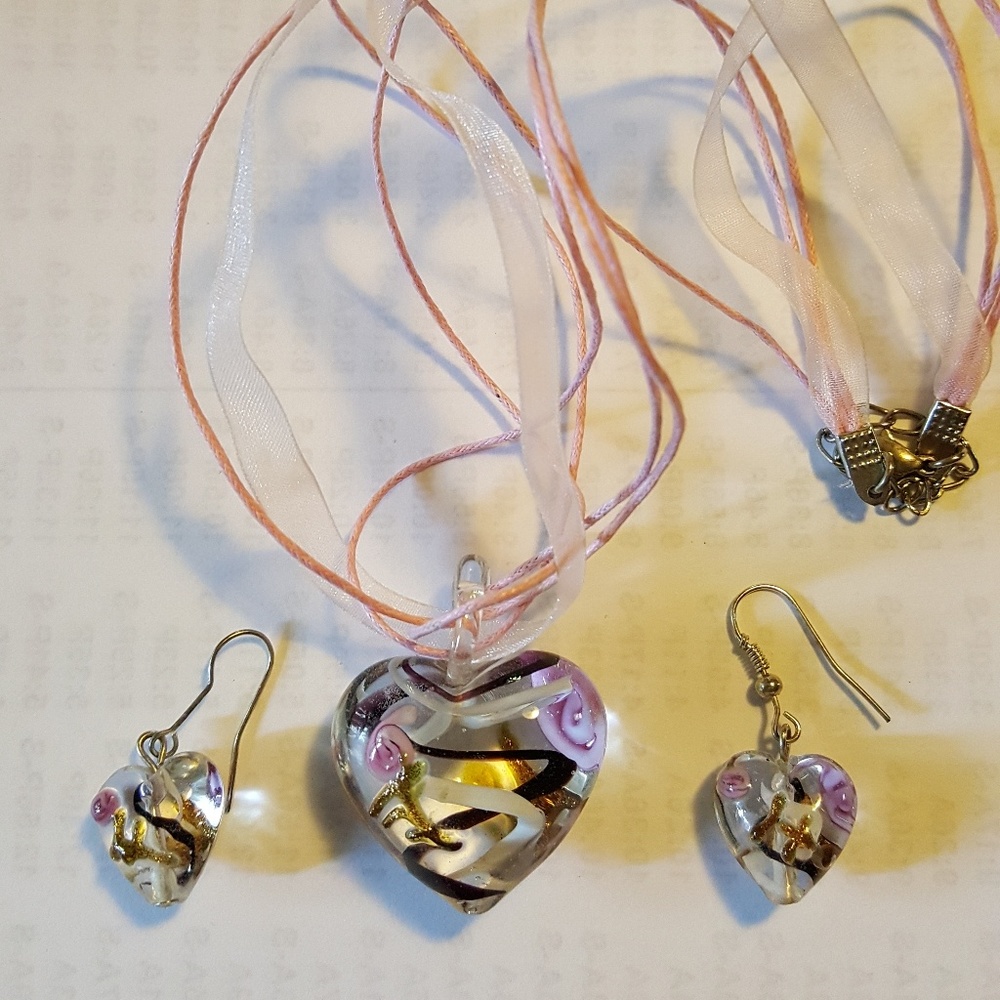 Necklace and earring set