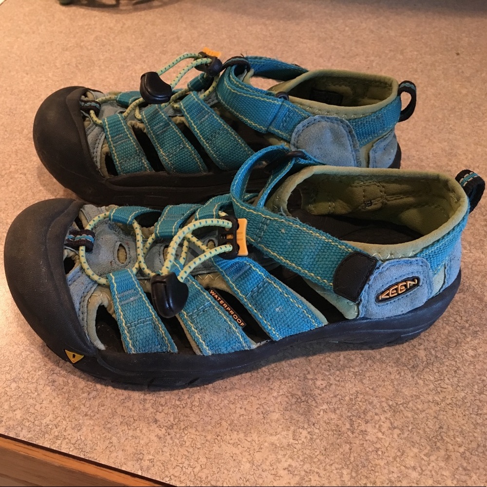 Keen Sandals Youth Size 3