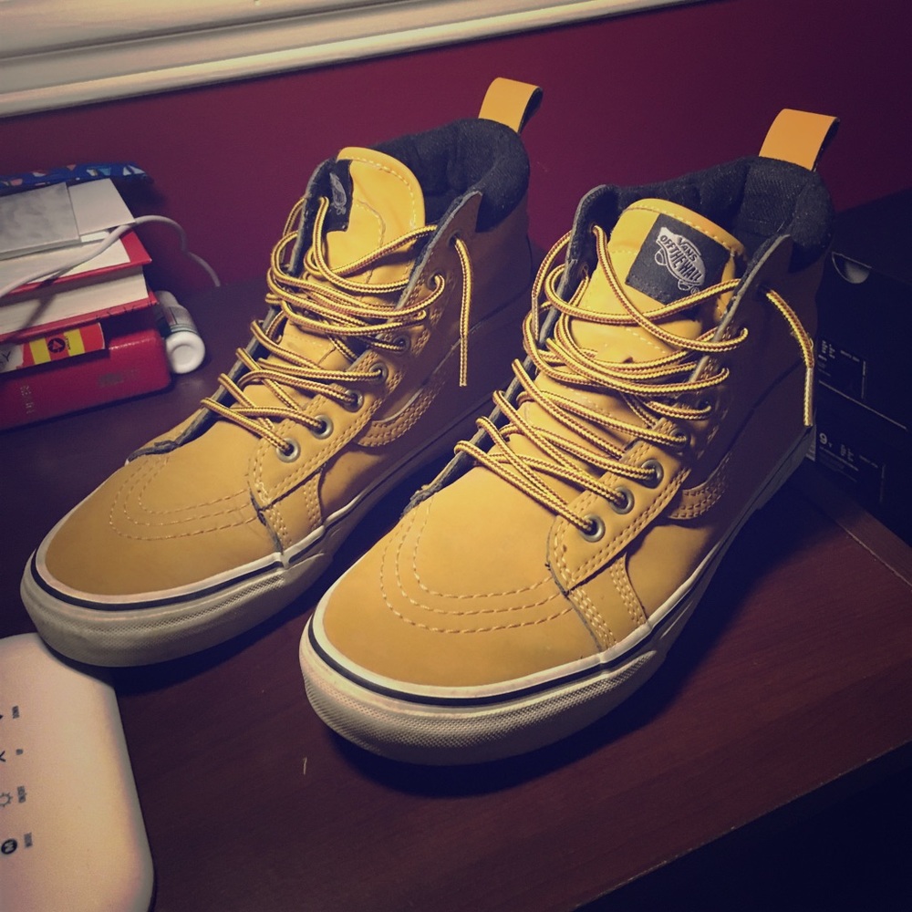 Men's vans sk8 hi. Good for skating. Wayfarer vans