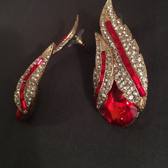 Earring - Picture 2 of 3