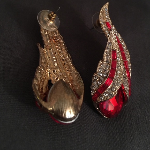 Earring - Picture 3 of 3