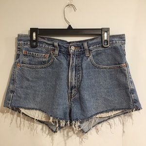 HIGH WAISTED 550 LEVI'S SHORTS!