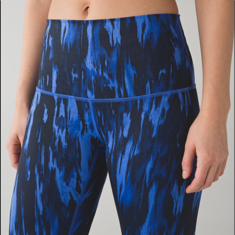 Lululemon Painted Animal Sprinkler WU. High rise