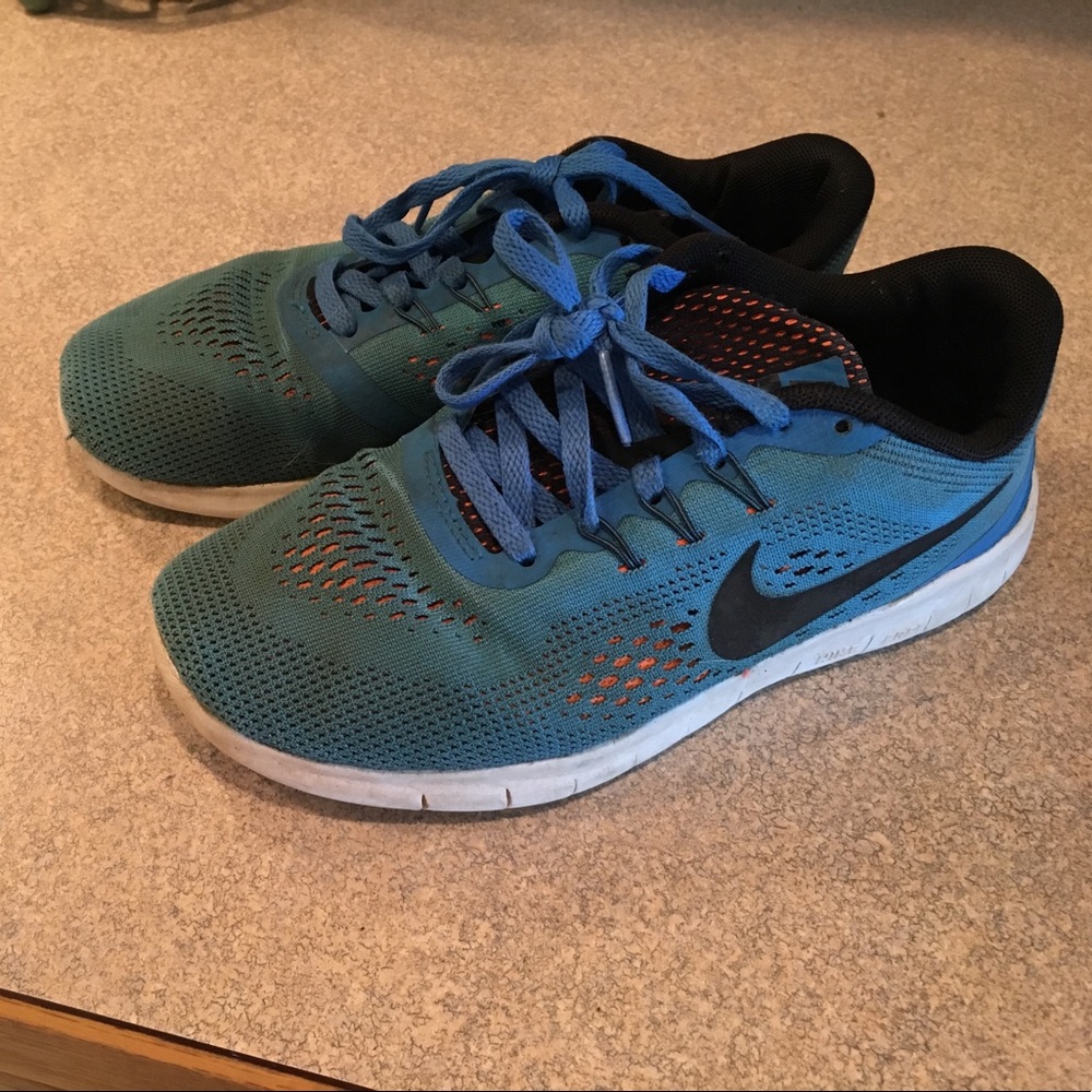 Nike Free RN Kids youth size 3.5