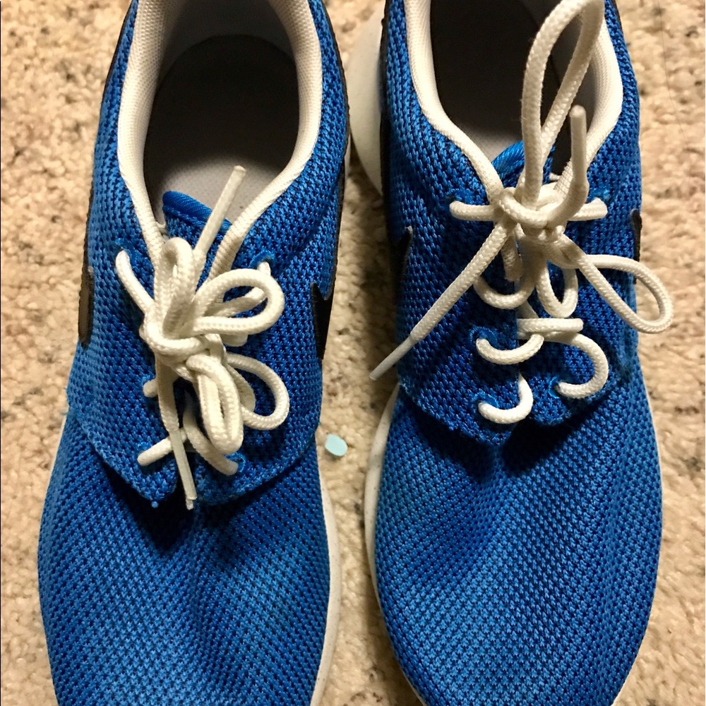 Blue Nike Roshes