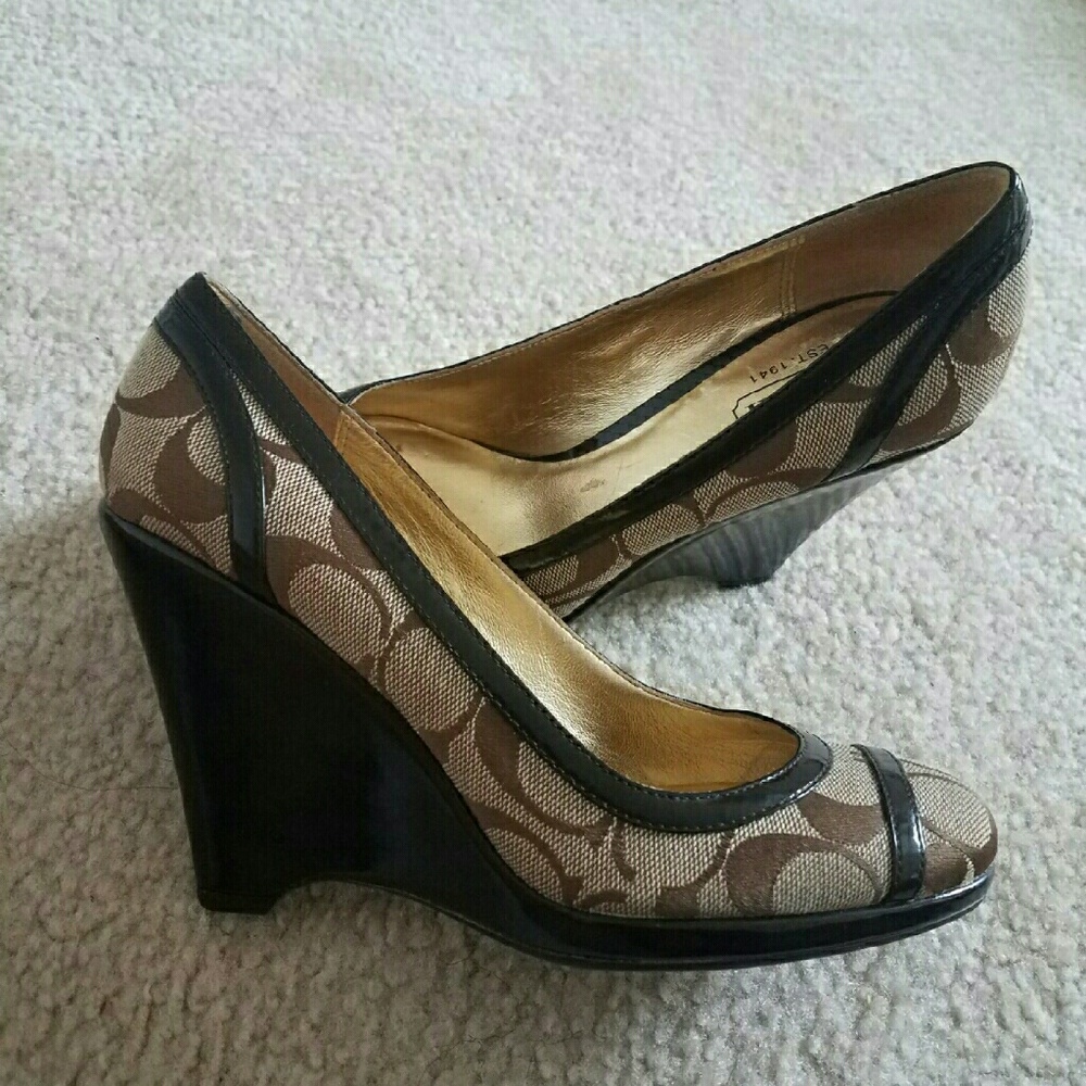 🚫SOLD🚫 NEW! Coach Wedges  Heels Size 6 ❤OFFER❤ - Picture 2 of 4
